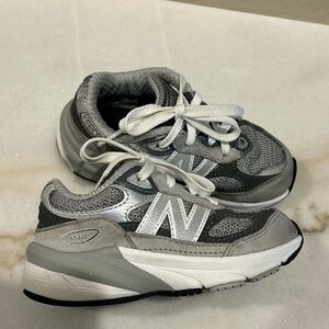 New Balance 990 Gray toddlers size 9 kids